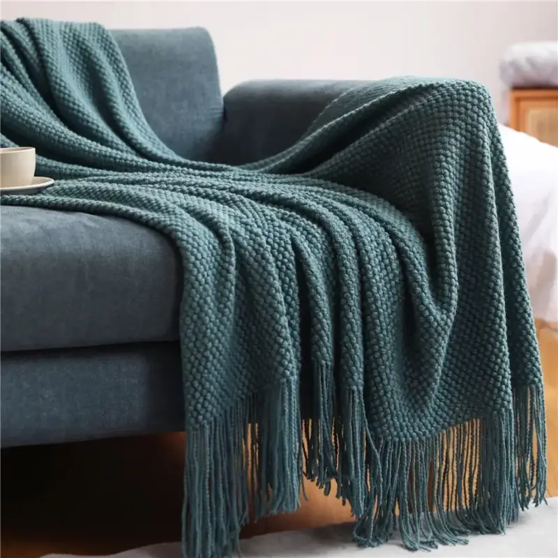 Soft modern knitted throw for sofa and bed Expédié Aujourd'hui
