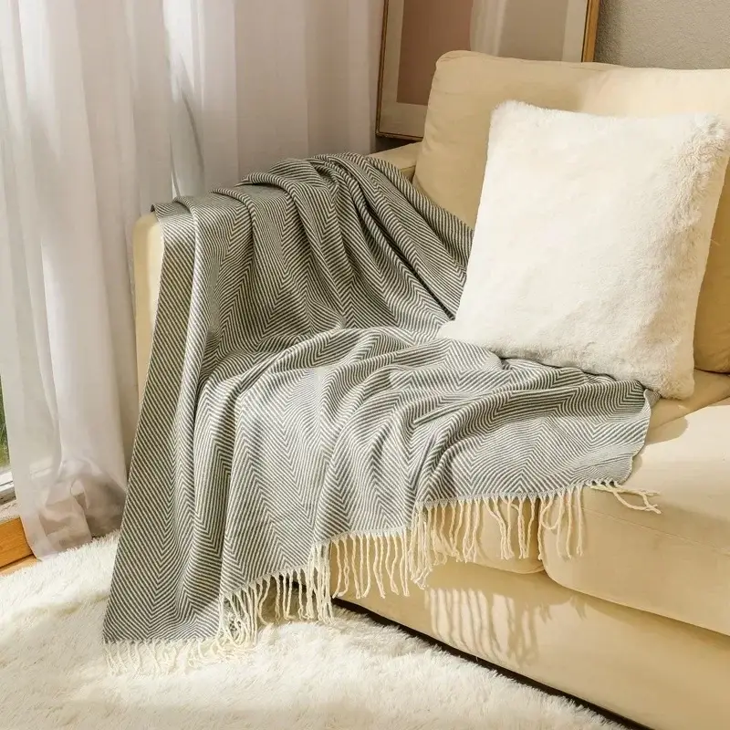 Nordic striped knitted throw for sofa and bed Certifié