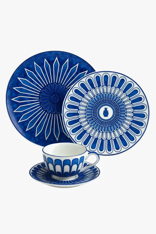 European style ceramic plate with refined seal motifs Seulement Aujourd'hui