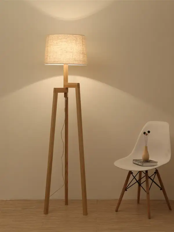Achat Immédiat Vintage wooden tripod floor lamp for living room, study, bedroom or...