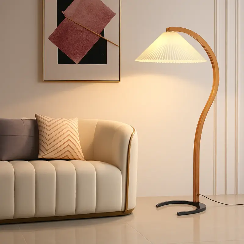 Satisfait Ou Remboursé Natural wood and walnut pleated led floor lamp