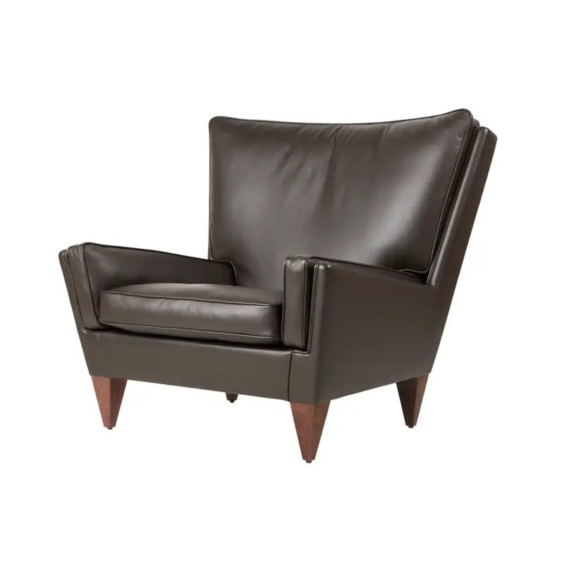 Fauteuil V11 Cuir Smooth caféGUBI Produit De Marque