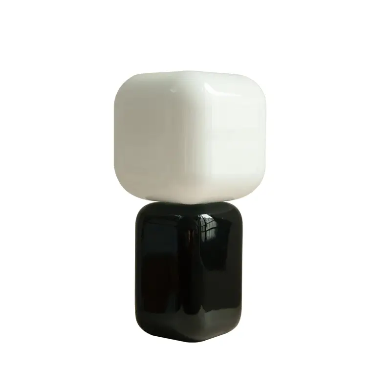 Lampe à poser MAÉ NoirYOUTH EDITIONS Expédié Aujourd&rsquo;hui