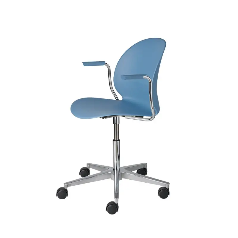 Expédition Rapide Dining Chair N02 RECYCLE with armrests and castors Light blueFRITZ HANSEN