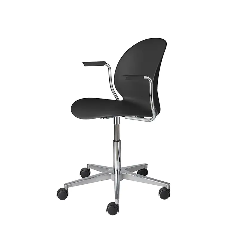 Chaise N02 RECYCLE avec accoudoirs et roulettes NoirFRITZ HANSEN Seulement Aujourd'hui