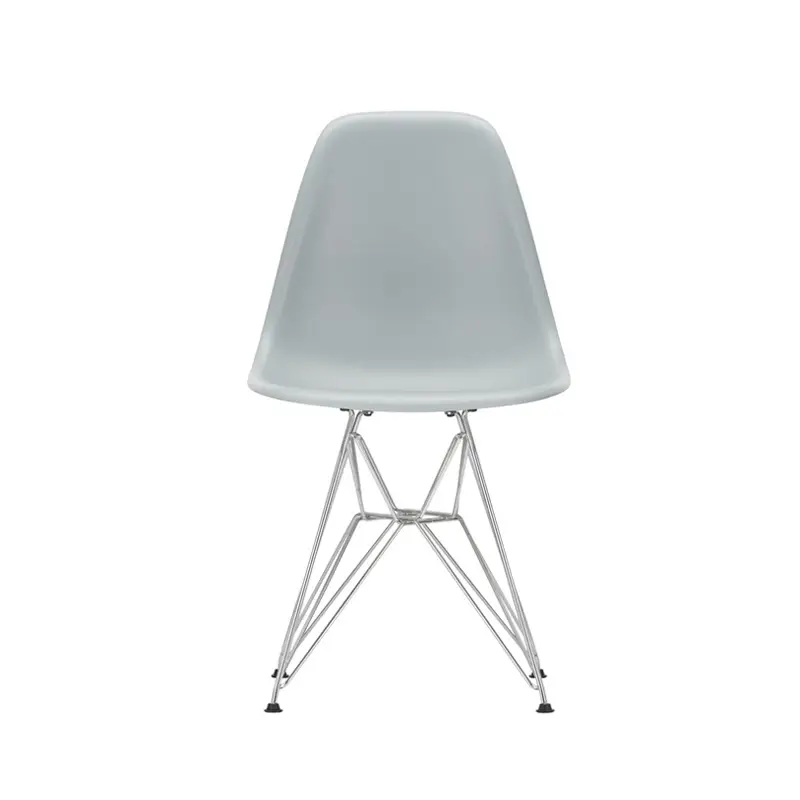 Affaire À Saisir Chaise EAMES PLASTIC CHAIR DSR Pieds Tour Eiffel Gris clair REVITRA
