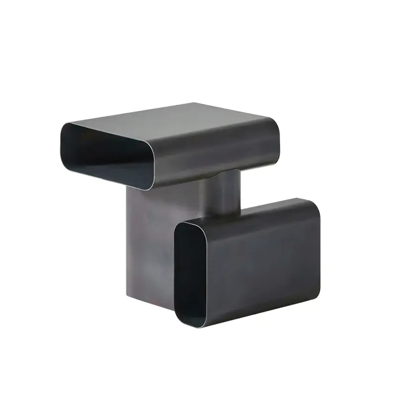 Réduction Table d'appoint guéridon SOFT CORNERS Verni texturé couleur fonteCASSINA