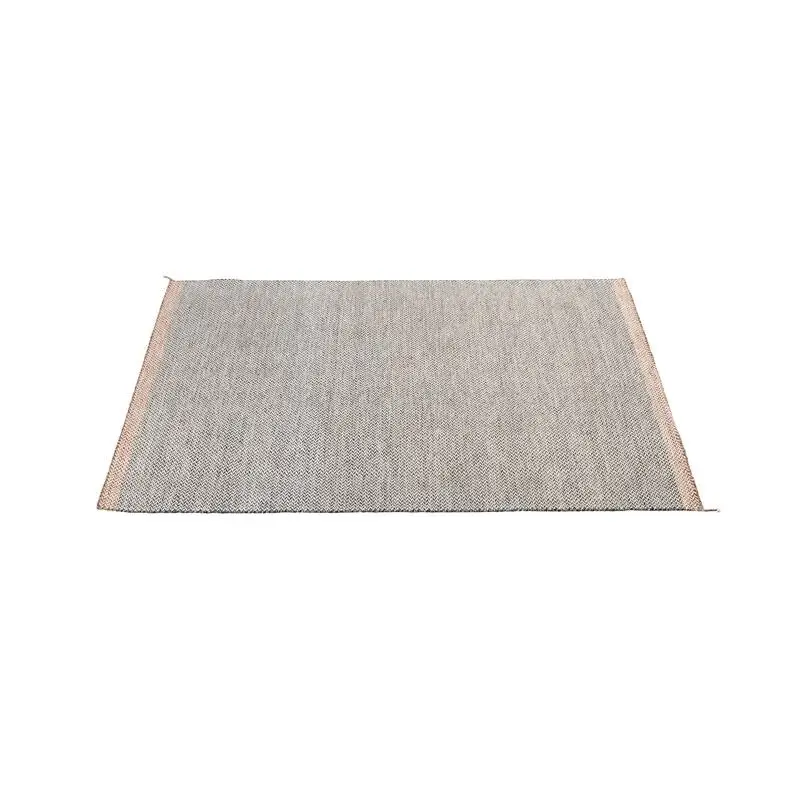 Tapis Tapis PLY 170x240 Noir et blancMUUTO Offre Du Jour