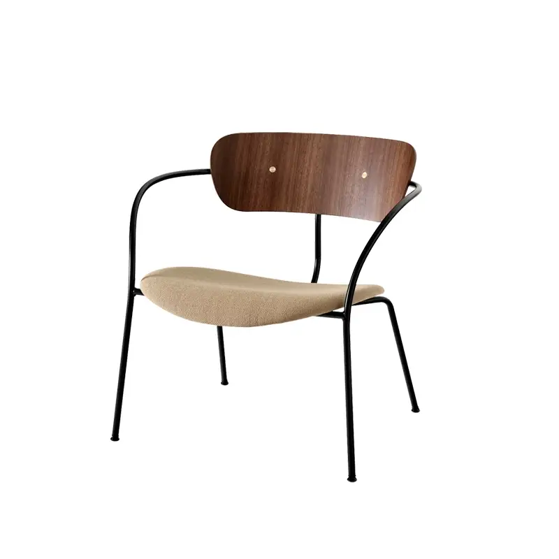 Easy chair PAVILION AV6 Walnut, Vidar 333, Brass detailsAND TRADITION Offre Spéciale