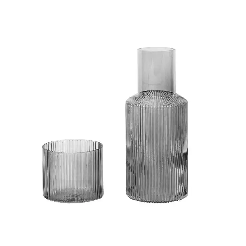 Offre Du Jour Carafe & verre Set carafe et verre RIPPLE Gris fuméFERM LIVING