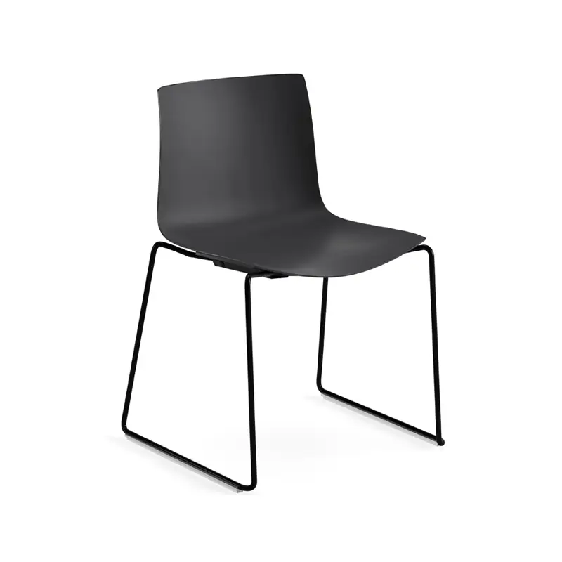 Chaise CATIFA 46 piètement luge NoirARPER Réduction