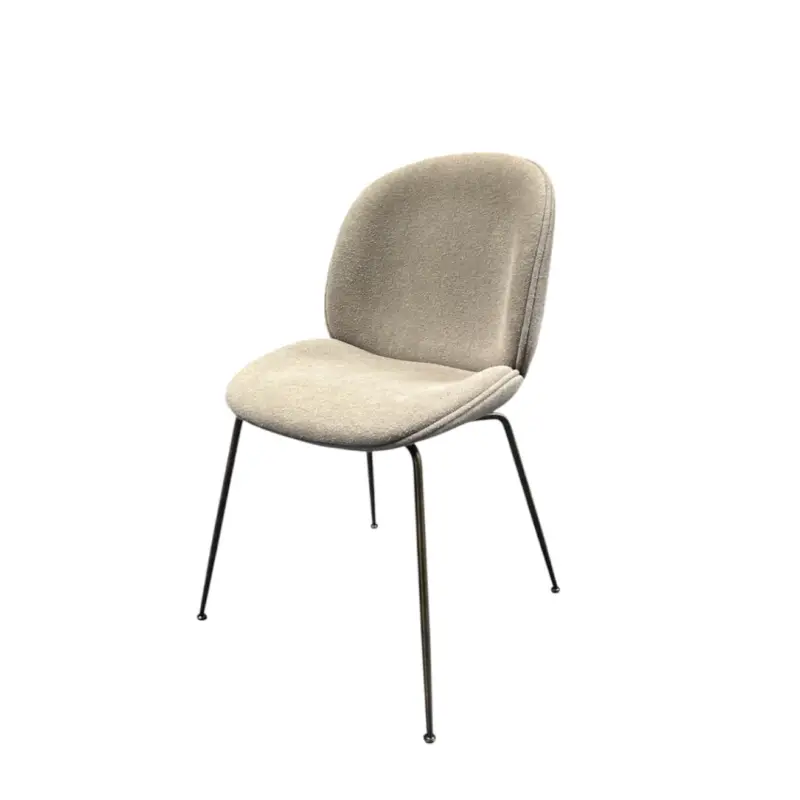 Chaise BEETLE Beige boucléGUBI Offre Du Jour