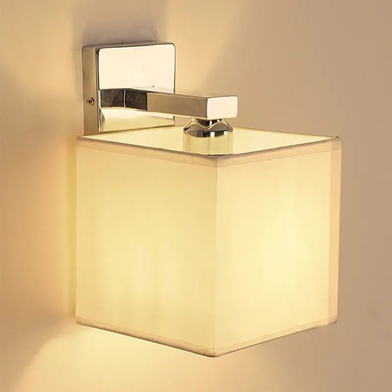 Applique murale en tissuBlanc, Abat-jour carré 25*7*20cm , Douille E27, Ampoule non incluse, 220V – Convient pour la chambre, le salon, le couloir Nouveauté