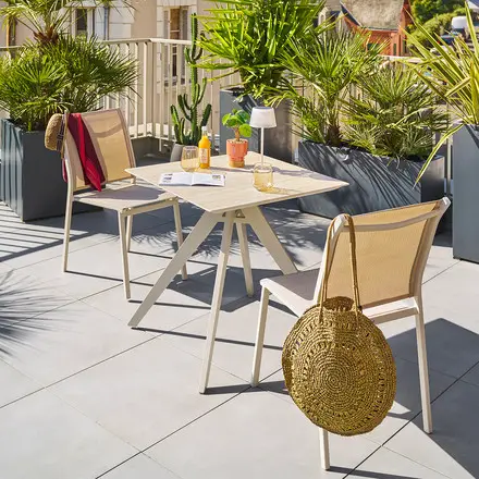 Ensemble table de jardin carrée TERZANO + 2 chaises empilables ESSENTIA Argile Jusqu&rsquo;à Épuisement Des Stocks