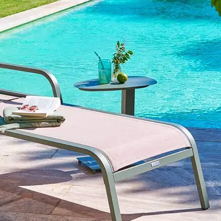 Achetez Aujourd&rsquo;hui Table d&rsquo;appoint de jardin ovale VENUZIA Vert laurier