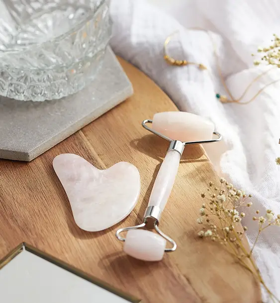 Haute Qualité Coffret roll on et Gua Sha quartz rose