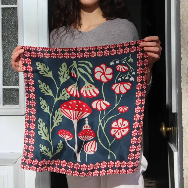 Certifié Foulard en soie Les Belles Vagabondes Bleu marine