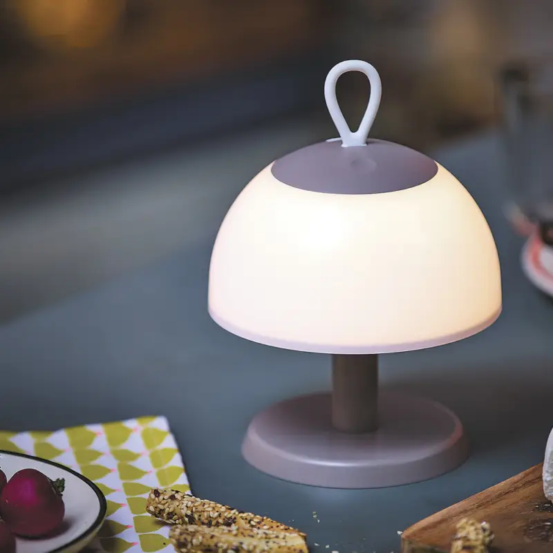 Lampe Joti nomade et rechargeable à poser ou à suspendre Gris Haute Qualité