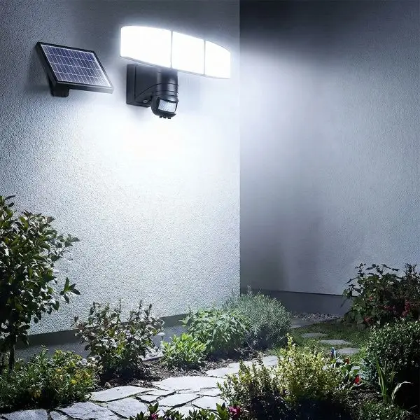 Projecteur LED solaire 3 têtes Multi-Angles noir 1000 lumens Soldes