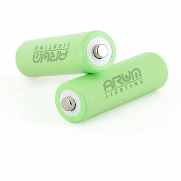 2 batteries piles solaire rechargeables LR3 AAA – Ni-MH 750 mAh Prix Cassé